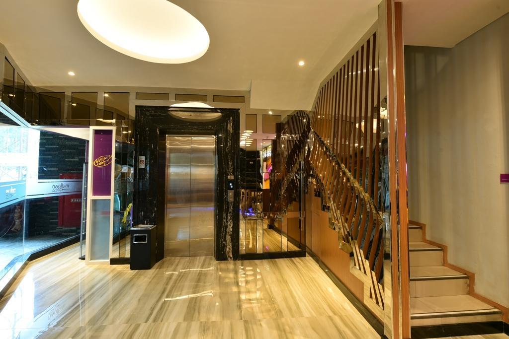 Midtown Xpress Balikpapan Hotel Exterior photo