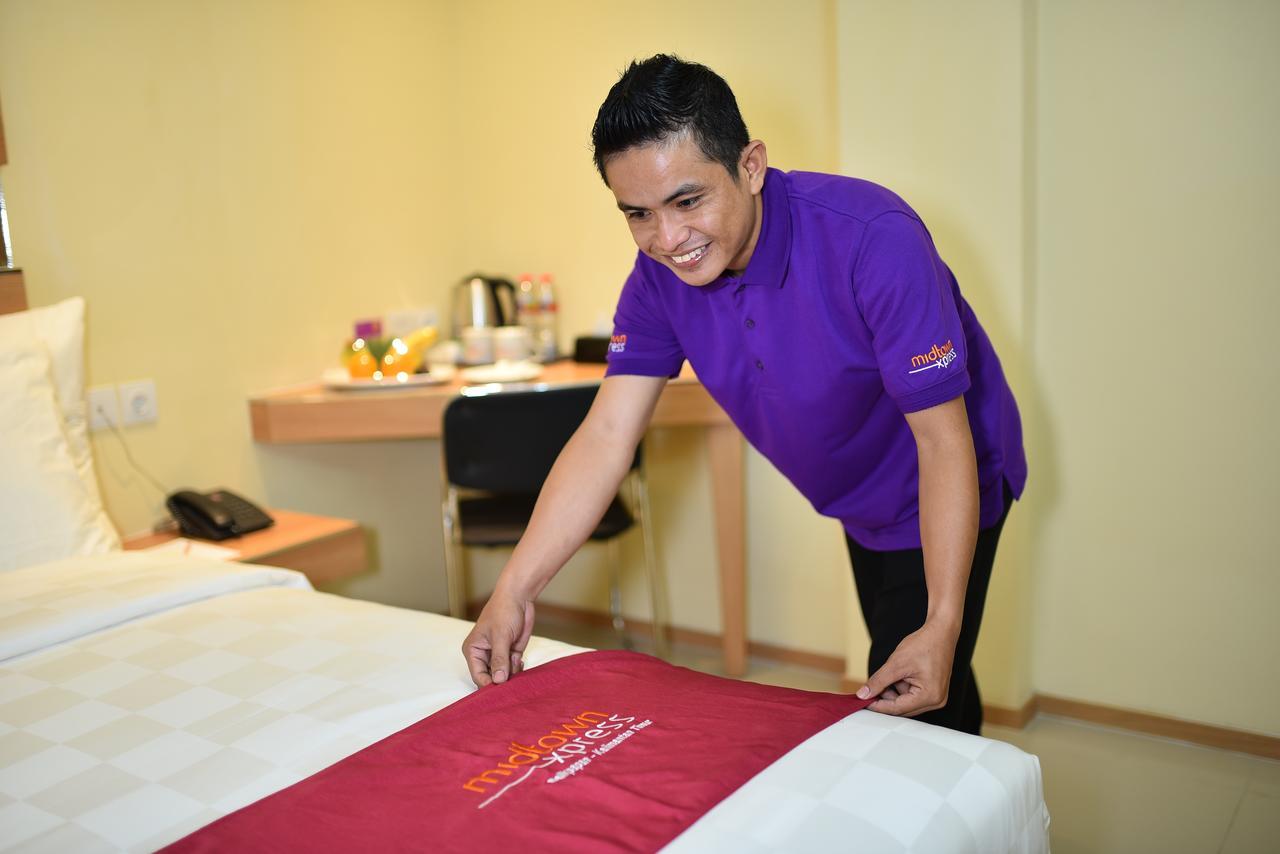 Midtown Xpress Balikpapan Hotel Exterior photo